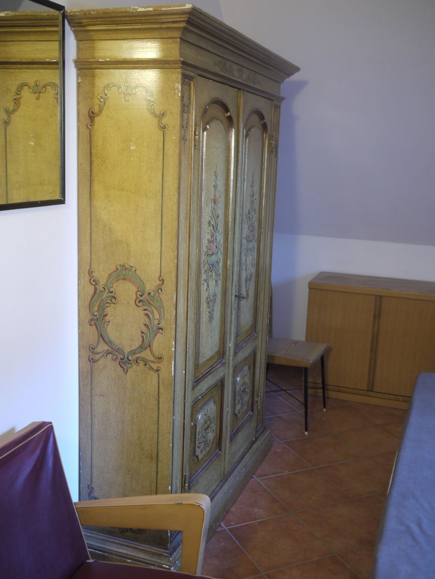 Italian coat hanger